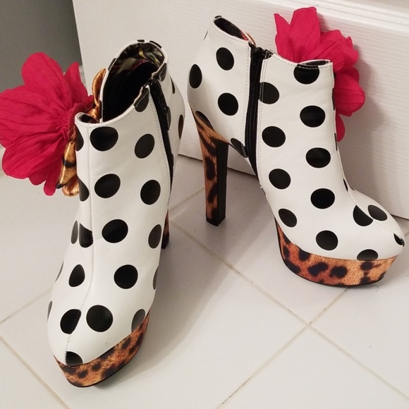 Booties - Picture 4 of 8